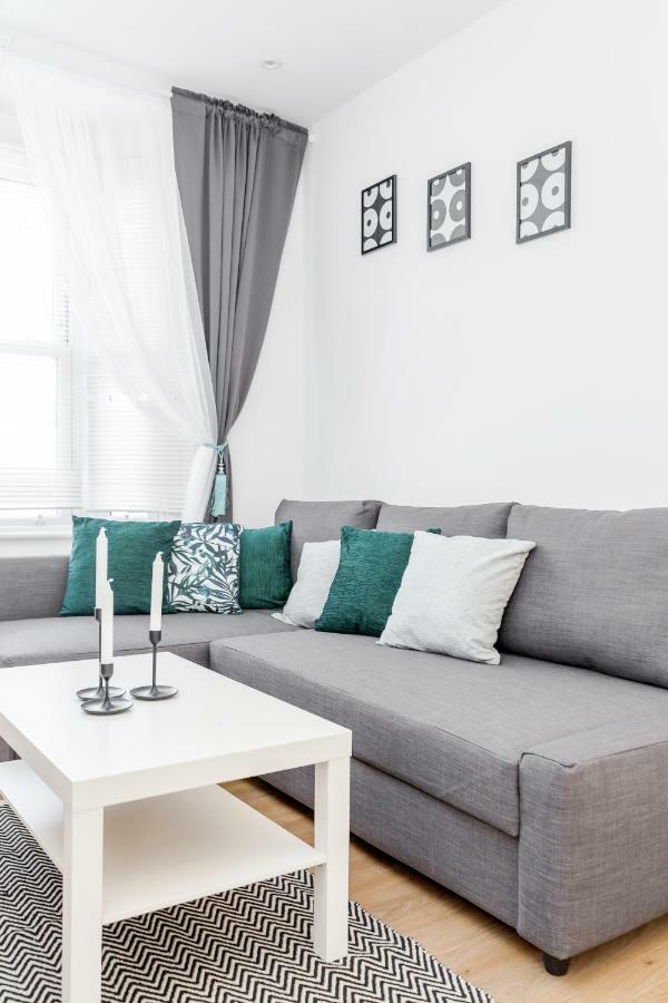 Serviced Apartment /Excel/ Olympic City/ O2 Arena ลอนดอน ภายนอก รูปภาพ
