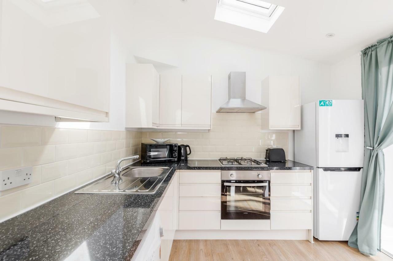 Serviced Apartment /Excel/ Olympic City/ O2 Arena ลอนดอน ภายนอก รูปภาพ
